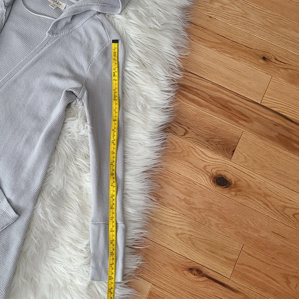 Style & Co Petite Cardigan Sweater.  Size PS.  Light Gray - Picture 7 of 9